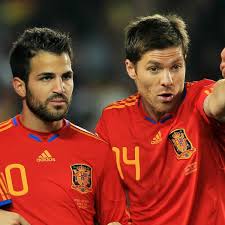 در سال ۲۰۱۴ هافبک آرسنال در برابر منچستر سیتی توپ را وارد دروازه حریف کرد. How Arsenal Could Have Lined Up In Midfield In 2008 After Xabi Alonso Transfer Football London