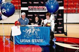 Davidson signs with Utah State