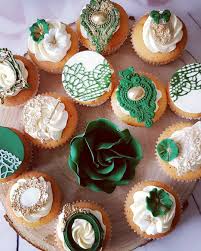 Henna Cupcakes Weddinginspiration Henna Cupcakes Frosting Weddingcake Wedding Bride Cakeart Bride Cupcakes Wedding Cupcakes Amazing Cakes