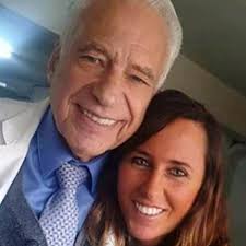 Jun 18, 2021 · alberto cormillot se quebró este viernes en su visita al programa es por ahí, américa, a días del día del padre más especial de su vida a la espera de la llegada de emilio, fruto de su amor con su mujer, estefanía pasquini, que transita el sexto mes de embarazo. Polemica Frase De La Esposa De Alberto Cormillot Sobre Su Embarazo Quiero Que Me Quede Algo De El Cronica Firme Junto Al Pueblo