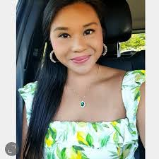 Winnie Diaz's Instagram, Twitter & Facebook