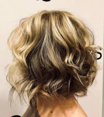 Girly loose waves on blonde bob hairstyles with dual highlights. 19 Best Short Hair With Highlights For 2021
