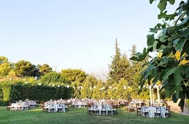Γίνε µέλος µπαίνοντας στο www.athinoramaclub.gr ή τηλεφωνώντας στο 210 7450114. 7 Oneiremena Kthmata Gamoy Sta Boreia Proastia Yes I Do
