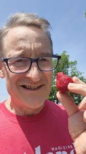 Kristy Putt's Instagram, Twitter & Facebook