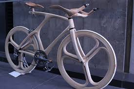 Flexibel Und Bestandig Das Rad Aus Holz Holzfahrrad Fahrrad Design Fahrrad