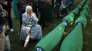 Thousands in Bosnia commemorate 1995 ...