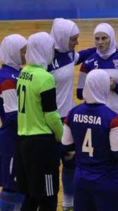 Bukan sahaja cantik, gadis ini juga begitu lincah ketika bermain futsal. Ketika Para Gadis Rusia Berhijab Saat Main Futsal Di Iran