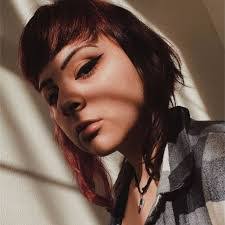 Lynn Behrens's Instagram, Twitter & Facebook