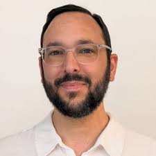 I took this photo of Pope Michael at his house back in 2008. Weird to see  it spread so far online and bittersweet to see it used to eulogize him  fourteen years