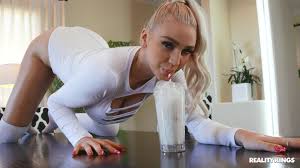 Kendra sunderland milk
