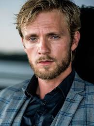 Wie der schauspieler gegenüber bunte verriet, erwartet das paar im september seine zweite tochter. Niklas Osterloh Schauspieler Potsdam Crew United