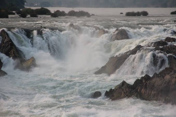 ผลการค้นหารูปภาพสำหรับ น้ำตกคอนพะเพ็ง"