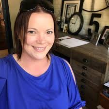 Angela Scully (@angelascully)