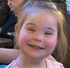 Can daylilies be relocated while in bloom?