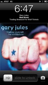 Premier succès du groupe, elle connaît, à partir des années 2000 un regain de popularité grâce à sa reprise par michael andrews et gary jules Mad World Mad World Mad World Gary Jules Gary Jules