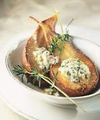 Poires Conferences Roties Au Bleu Et Aux Pignons Recettes De Cuisine Poire Recette Idee Repas Fete