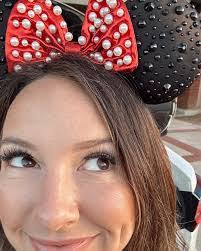 Heather Maye's Instagram, Twitter & Facebook