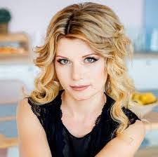 Katina Peters's Instagram, Twitter & Facebook