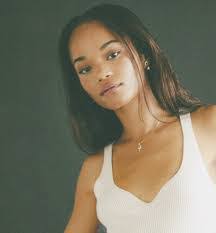 Agnes Nunes's Instagram, Twitter & Facebook