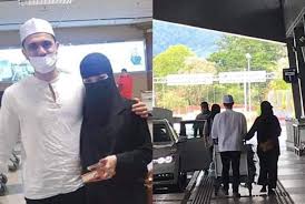 Tiada sebarang penafian atau pengakuan yang dilakukan oleh pelakon serta pengacara yang baru berhijrah ini. Neelofa Pu Riz Honeymoon In Langkawi During Cmco