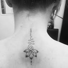 55 Attractive Back Of Neck Tattoo Designs For Creative Juice Back Of Neck Tattoo Neck Tattoos Women Unalome Tattoo