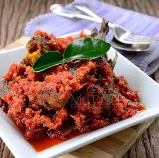 Gaulkan ikan dengan garam dan serbuk kunyit. Ikan Keli Sambal Tomato Dapur Tanpa Sempadan