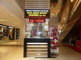 Money changer based on dynamic programming algorithm implemented in python. Pahlawan Moneychanger Ipoh Parade Mall