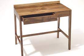 Auf dem bild fehlt eine zusätzliche, weiße schublade, die ich nicht. Schreibtisch Theo Light Desk Wohnopposition Berlin