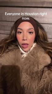 Katherine Gonzalez (@divinekitty_)