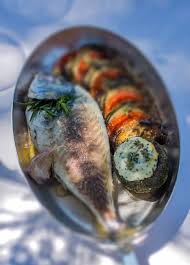 Daurade Royale Cuite Au Four Tian Provencal Et Courgettes Rondes Farcies A La Brousse C Villa Marie St Cuisine Poisson Recettes De Cuisine Cuisine Provencale