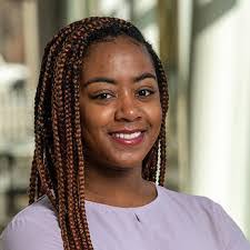 Layla Buckley's Instagram, Twitter & Facebook