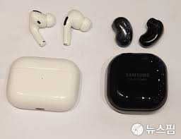 삼성전자 최신 무선이어폰 '갤럭시 버즈 프로'에 대한 관심이 뜨겁다. ë´ì¤í ì¨ë³´ë ì¼ì±í°ê³¼ ì°°ë¡ê¶í© ê°¤ë­ì ë²ì¦ë¼ì´ë¸ ê°ì±ë¹ ëìì§ ìë¤