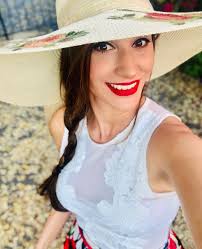 Melissa Papel: Filmmaker, actor and host/prese…