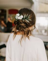Maybe you would like to learn more about one of these? Messy Bun Hairstyles Flowers Upper Boho Style Hairstyle Women Pinterest Boho Bridal Hair Wedding Hair Inspiration Short Wedding Hair