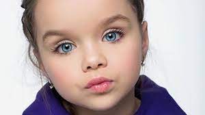 Une fillette au coeur d'une polémique sur internet. Cette Fillette De 6 Ans Devient La Plus Belle Petite Fille Du Monde