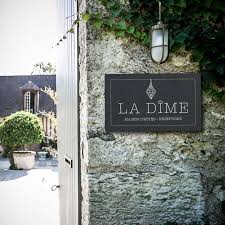 Plaque D Hotel En Ardoise Noir Www Numerodemaison Fr Noms De Maison Maison Maison D Hotes