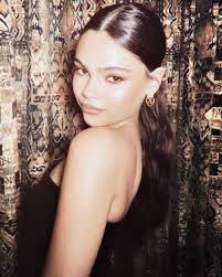 Stuck in The Middle Daphne Diaz