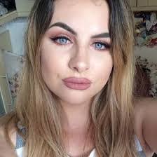 Emma Drayton's Instagram, Twitter & Facebook