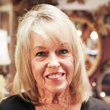 Our vendor tour continues and we'd like you to meet Carolyn Bryner. Carolyn  is a true treasure hunter whose passion for antiquing runs deep! Inspired  by her grandmother's country store, where she