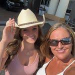 Alicia Cromer's Instagram, Twitter & Facebook