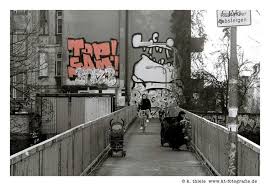 Berlingalerie Auf Instagram 018 Monster Monsterbrucke Streetphotography Photooftheday Berlin Ostberlin Deutschland Mit Bildern Ostberlin Prenzlauer Berg Ostalgie