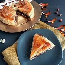 Une Galette Au Bon Gout De Chocolat Et De Noisettes Un Regal La Recette Est Deja Sur Le Blog Galettedesrois Frangipane Amande In 2020 Food Breakfast Toast