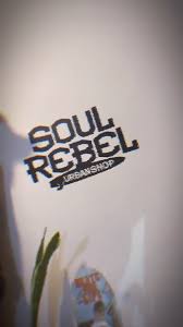 Camisaco Oversize WILL + Jeans mom EDGAR (carpintero) Disponible Talle 38  al 48 Envíos a domicilio 🛵 y a todo el Pais! 📍Santa Fe 27 . . . . . .  #soulrebelpna #