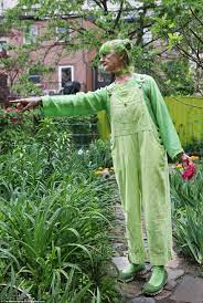 We did not find results for: Green Lady Of Brooklyn Elizabeth Sweetheart Wears Only Green And Even Dyes Her Hair To Match Express Digest