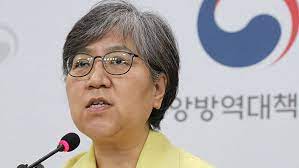 정은경 질병관리청장이 1일 지역 보건소를 찾아 아스트라제네카 백신을 공개 접종했다. ë¬¸ ëŒ€í†µë ¹ ì´ˆëŒ€ ì§ˆë³'ê´€ë¦¬ì²­ìž¥ì— ì •ì€ê²½ ë³¸ë¶€ìž¥ ë‚´ì •