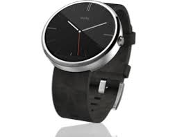 It's lightweight and comfortable, and it doubles as a bedside clock with its clever included inductive charging cradle. Moto 360 Funktionen Die Sie Aktivieren Sollten