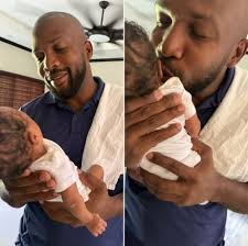 The blessing of fatherhood renewed ❤️🙌🏿 Agent Sasco treasuring those  priceless first moments with his newborns 🤗