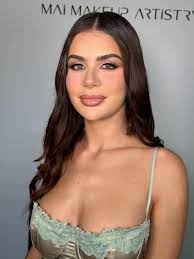 Hi! Looking to be a lash lift and tint model this Saturday or Sunday xx