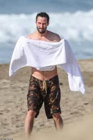 Chapter 4, but that is likely to change now given current events. Keanu Reeves Shows Off His Trim Physique At 56 Aktuelle Boulevard Nachrichten Und Fotogalerien Zu Stars Sternchen