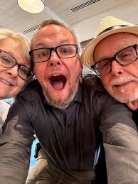 Cocktails & clubs singles golf mixer event